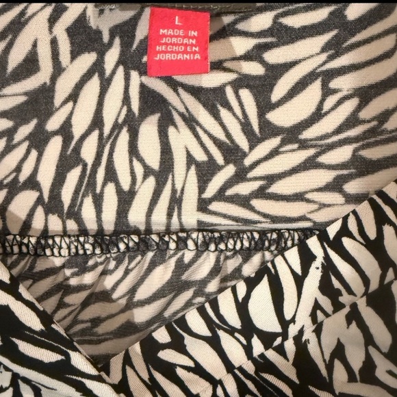 Vince Camuto Black White Abstract V-Neck Blouse Long Sleeve Size L - Picture 2 of 4